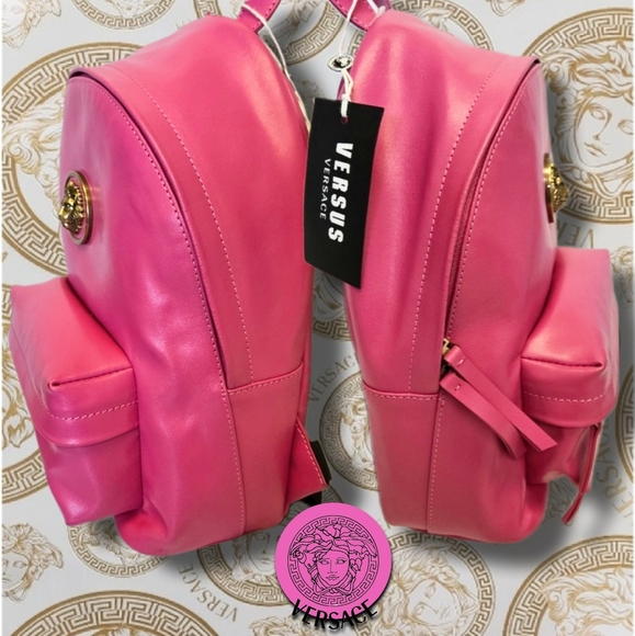 NWT COA Versace Versus Autre Marque Gold Lion Logo LRG Pink Backpack- Dust Cover - Picture 5 of 12